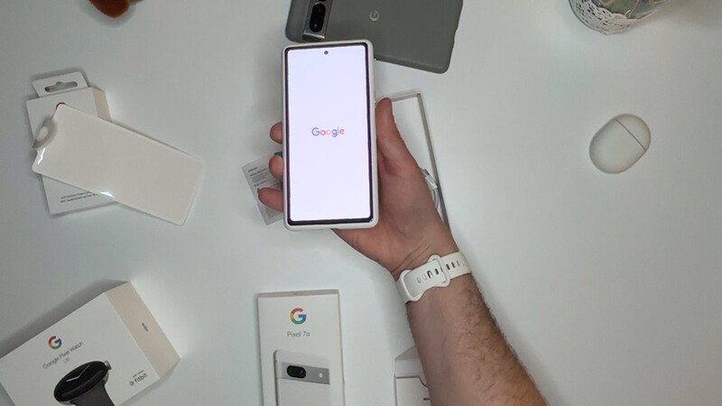 Pixel 7a Generic In Hand