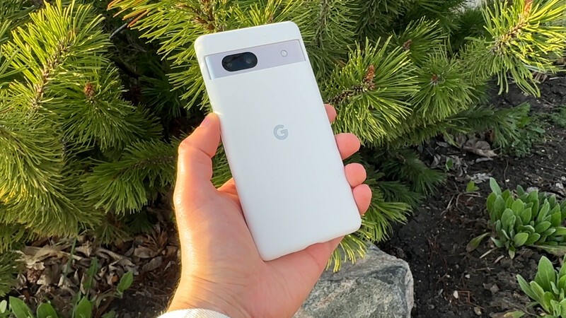 Pixel 7a Still