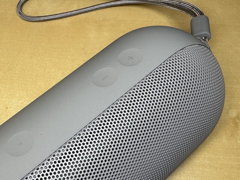 Beats Pill Dark Grey Buttons