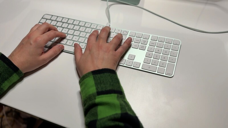 Imac Keyboard W Hands