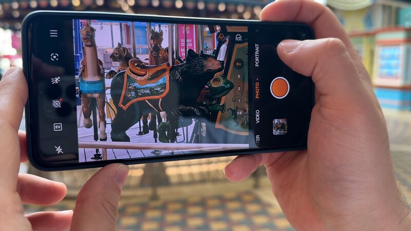 One Screen Photo Features Oneplus 13 Bear Carousel