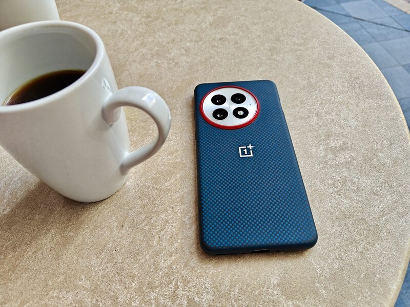 Oneplus 13 In Case With Coffee