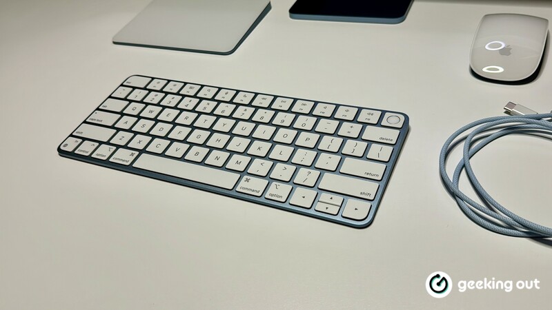 M3 Imac Blue Keyboard Accessories White Desk