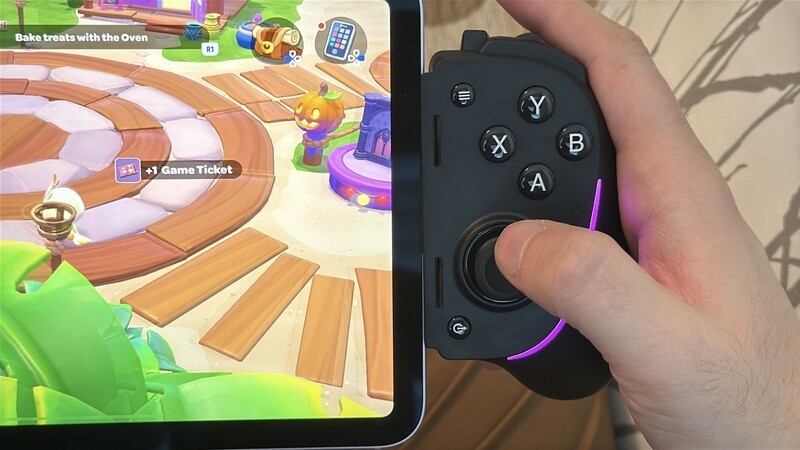 Ipad Mini 7 W Kishi Ultra Buttons Close Up Hello Kitty