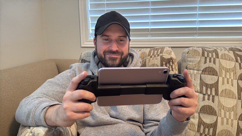 Kishi Ultra Gaming Hero With Drew And Ipad Mini