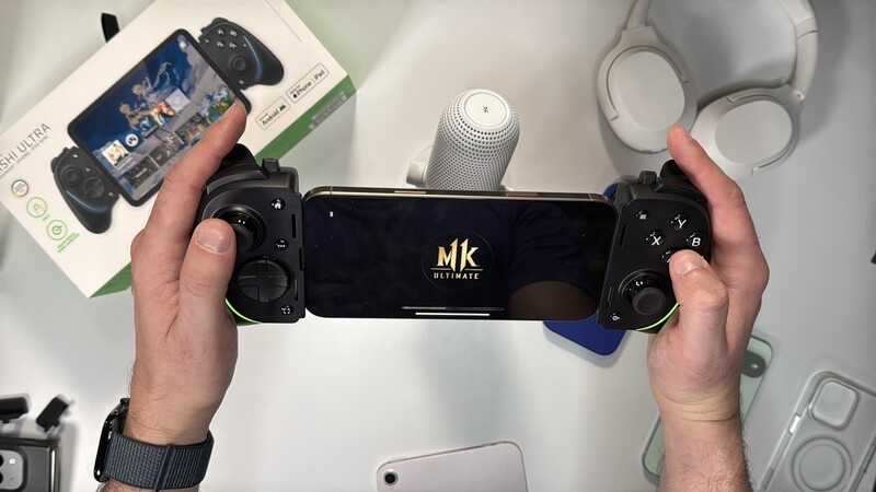Kishi Ultra In Hand W Mortal Kombat Mk Screen